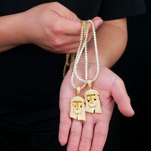 สร้อยคอเทนนิสแบบคิวบัน ฮิปฮอป ประดับเพชรโมอิสซาไนต์  จี้พระเยซู  สีทองเหลือง เงินแท้ 925 - Product Image 3