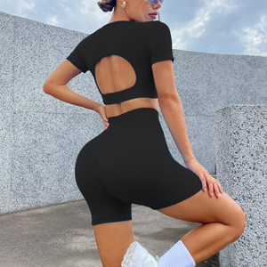 Conjunto de Yoga Transpirable de Secado Rápido, Traje Deportivo sin Costuras, Manga Corta y Pantalones Cortos de Yoga con Efecto Push-Up - Product Image 1