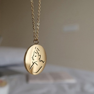 Collar de Moda para Mujer, Diseño 2025, Venta al por Mayor, Acero Inoxidable Antideslustre, Chapado en Oro, Personalizado - Product Image 1