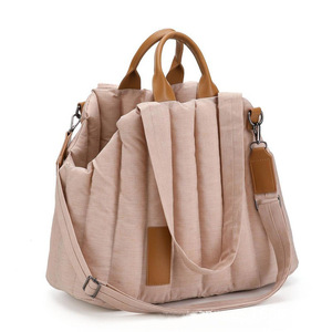 À la mode Portable grande capacité respirant <span class=keywords><strong>chat</strong></span> chien <span class=keywords><strong>sac</strong></span> de transport <span class=keywords><strong>sac</strong></span> à bandoulière <span class=keywords><strong>pour</strong></span> animaux de compagnie <span class=keywords><strong>sac</strong></span> doux et confortable à <span class=keywords><strong>transporter</strong></span> - Product Image 4