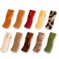 Barrette à cheveux ondulée en acétate Ume Wholesale 5 cm, estampage à la feuille d'or fait main en France, élégante et vintage pour femme, personnalisable