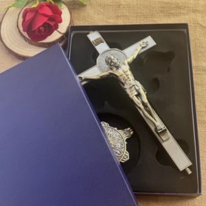 Crucifijo de pie de bronce antiguo HT de 32 cm, cruz de Jesús de aleación de zinc con medalla de San Benito, decoración católica para altar - Product Image 5