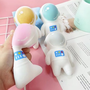 Juguete Antiestrés de Astronauta de TPR con Relleno de Harina, para Aliviar la Presión, Regalo Promocional, Juguete de Compresión para Niños y Adultos - Product Image 3
