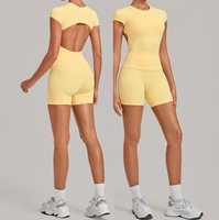 Ensemble de sport d'été pour femme : survêtement de course à manches courtes, dos ajouré, idéal pour la gym, le fitness et le yoga
