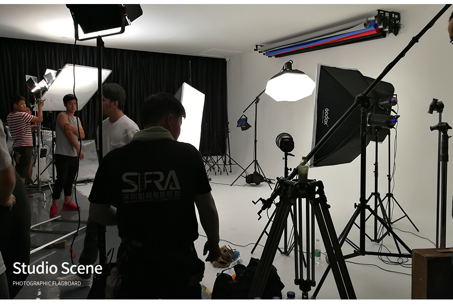 110cm 43in Scrim Large Silver Diffuser Reflector Collapsible Aluminum Alloy Frame with Angle Adjustment Handle for Photography