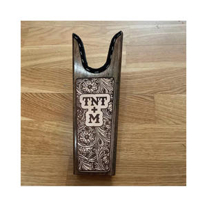 Démonte-chaussures en bois gravé sur mesure - Product Image 2