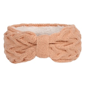 Turban en velours pour femmes <span class=keywords><strong>avec</strong></span> perles Bandana d'hiver à tricoter <span class=keywords><strong>bandeau</strong></span> Spa en gros disponible à la vente - Product Image 2