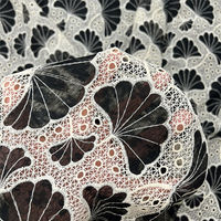 Tissu en dentelle non tissé hydrosoluble à motif floral ajouré 100% polyester, brodé en trame, accessoires très légers pour filles