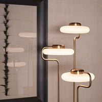 Lampadaire moderne minimaliste de luxe non standard, idéal pour les salons, les chambres d'hôtel, les appartements de présentation et les bureaux