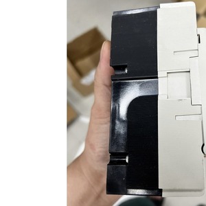 Disjoncteur à boîtier moulé NF125-SW 3P 80A pour la protection des panneaux de distribution basse tension - Product Image 2