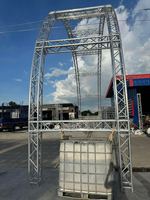 Support de treillis carré FS34 à prix d'usine pour événements DJ, support rond en alliage pour fauteuil roulant et scène de concert, éclairage en aluminium argenté
