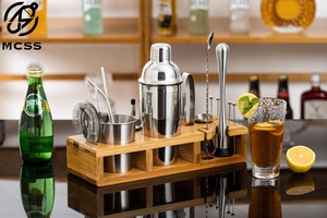 Ensemble de fabrication de <span class=keywords><strong>cocktails</strong></span> professionnels directs de 9 pièces <span class=keywords><strong>Kit</strong></span> de barman haut de gamme avec outils de barre Martini Shaker en métal durables - Product Image 6
