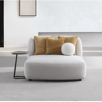 Table d'appoint d'angle élégante et minimaliste avec plateau en bois et support métallique pour salon et décoration intérieure
