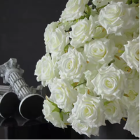 Décoration de mariage en gros, boule de fleurs ronde en soie rouge, fausse boule de fleurs rouge foncé, centre de table pour mariage