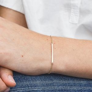 Nouveau bracelet rectangulaire géométrique simple en acier inoxydable avec des bracelets de mode à vent rouge <span class=keywords><strong>net</strong></span> - Product Image 3
