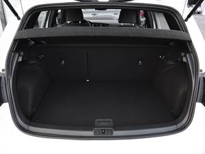 VW <span class=keywords><strong>Golf</strong></span> 230TSI 2017 Automático, Edición Conmemorativa del Millésimo Aniversario, Auto <span class=keywords><strong>Usado</strong></span> de Alta Calidad, Bien Mantenido - Product Image 6