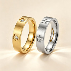 Anillo de Flor de Acero de Titanio de Lujo Ligero - Banda de Una Sola Pieza Pulida de Alta Gama, Estilo Coreano - Product Image 2