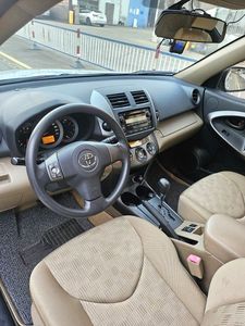RAV4 2012 2.0L Automatic SUV Usata in Ottime Condizioni, Guida a <span class=keywords><strong>Sinistra</strong></span>, Interni in Tessuto Scuro, Cerchi R17, Basso Chilometraggio, Robusta ed Economica - Product Image 5