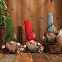 Figurines de gnomes assis en feutre gaufré avec motif de vigne de baies et chapeau haut, pour décoration de table, de cheminée et de maison en Noël et en hiver, et comme cadeau