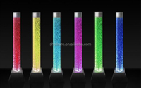 Tube à bulles acrylique de pilier d'eau de lumière led brillant personnalisé pour la décoration de fête