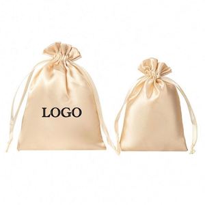 Sacs en satin de soie de haute qualité en gros, sacs d'emballage pour extensions de cheveux, pochettes à cordon, pochettes cadeaux pour perruques avec pompon - Product Image 3