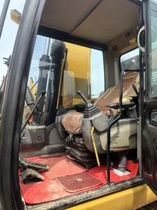 รถขุดไฮดรอลิกตีนตะขาบ Cat 325D มือสองคุณภาพสูง ลดราคาพิเศษ น้ำหนัก 25 ตัน เครื่องยนต์เดิมแท้ พร้อมใบรับรอง CE & EPA - Product Image 4