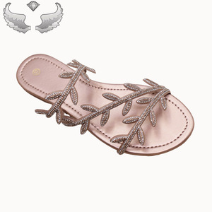 Fashionable Beach Flat Sandals Women Summer Beach Simple Comfortable Beads Crystal Sandals <b>Slippers</b> Women Sandals Private Label - Product Image 3