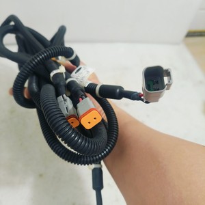 ชุดสายไฟบูมรถขุดฮุนได 21Q9-10050 12V สายไฟหุ้มฉนวน PVC สำหรับแขนบน รุ่น 335-9 350VS - Product Image 3