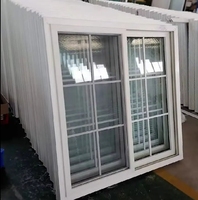 Fenêtre coulissante moderne en PVC avec double vitrage et stores intégrés, personnalisable en gros pour usine