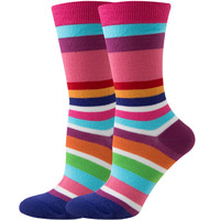 Chaussettes unisexes fantaisie à faible MOQ, personnalisables avec logo, design tendance, jacquard coloré, rayures amusantes