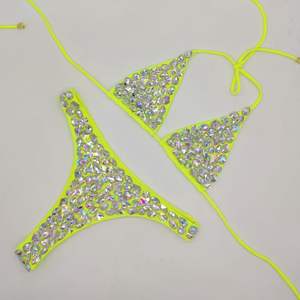 ชุดแทนกินี่บราซิลเลียนสุดหรู เซ็กซี่ คอวี ประดับคริสตัลเพชรระยิบระยับ แห้งเร็ว ระบายอากาศดี เหมาะสำหรับเต้นรำและการแสดง - Product Image 6