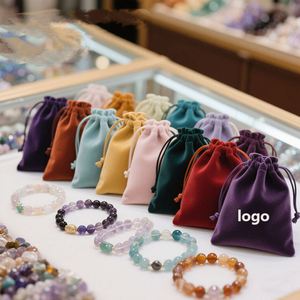 Pochette cadeau en velours doux avec cordon de serrage, personnalisable avec logo imprimé, recyclable, pour bijoux - Product Image 1