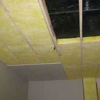 Panneau de laine de verre de feuille d'aluminium de placage économiseur d'énergie Installation facile carrée pour des entrepôts de chaleur acoustique de mur rideau