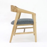 Chaise de salle à manger moderne en bois massif avec accoudoirs, siège rembourré en tissu, chaise d'appoint en bois de style nordique pour la maison et les restaurants