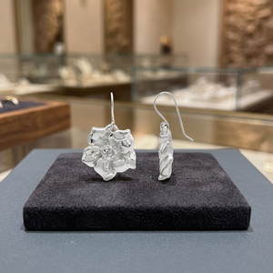 Pendientes de Plata de Ley 925 con Diseño de Pétalos en Capas, Románticos - Product Image 2