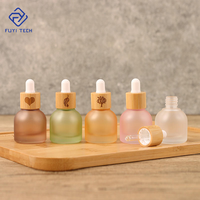 Botol Minyak Esensial Silinder Kaca dengan Pipet Tetes, Tutup Sekrup, Tutup Kayu Bambu Alami, 10ml, Permukaan Buram, Mewah Mini, MOQ Rendah