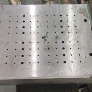 Diseño y producción de moldes metálicos personalizados basados en muestras o dibujos para uso industrial - Product Image 1