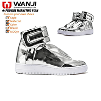Services de personnalisation de baskets en gros avec logo de marque personnalisé, faible MOQ, cuir argenté rétro, chaussures pour hommes, fabrication de baskets originales