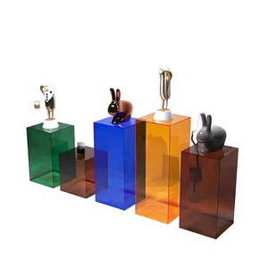 Exhibidor Acrílico Transparente y Colorido con Cubierta Antipolvo - Product Image 1
