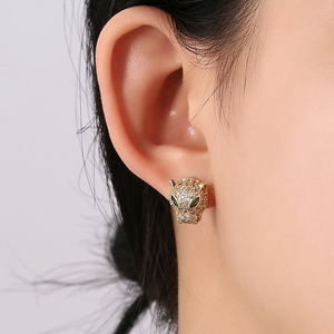Boucles d'oreilles mini clous fines 2026 pour femmes, bijoux panthère en cuivre plaqué or 18 carats, vente en gros en ligne Yiwu, prix bas, livraison quotidienne - Product Image 5