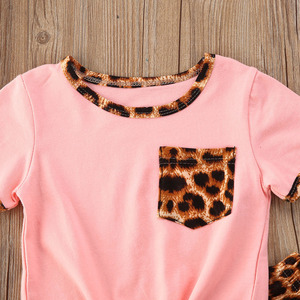 Conjunto de 2 Piezas para Niña, Casual, Transpirable y Ecológico, Primavera/Verano, Top de Manga Corta y Pantalones Acampanados con Estampado de Leopardo - Product Image 4
