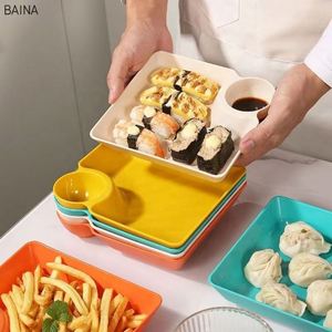 Assiette carrée japonaise créative en plastique pour sushi, avec compartiment à vinaigre, pour usage domestique, collations, desserts et pâtisseries de haute qualité, vente en gros - Product Image 1