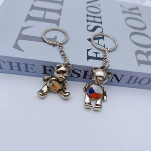 Souvenirs de voyage en métal personnalisés : Porte-clés en alliage de zinc avec l'ours de la Cathédrale de Saint Vitus de la République royale ancienne de Bohême - Product Image 1