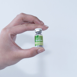 Sérum Visage Anti-rides et Éclaircissant au Collagène, Peptides Hyaluroniques Bio, Niacinamide, Réducteur de Pores et Anti-imperfections NAD - Product Image 5