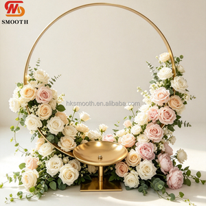 Support floral en métal doré élégant de 50 cm pour décoration de mariage et centre de table pour événements - Product Image 1
