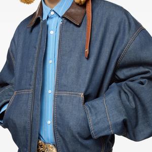 เสื้อแจ็คเก็ตยีนส์ผู้ชายสีน้ำเงินเข้มคุณภาพสูง ทรงโอเวอร์ไซส์ ผ้าฝ้าย 100% แบบสั่งทำพิเศษ ซิปหน้า คอปกบุผ้าแฟลนเนล แต่งหนัง - Product Image 4