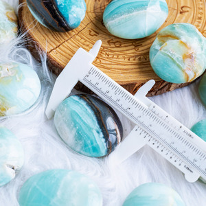 Piedra <span class=keywords><strong>de</strong></span> Palma <span class=keywords><strong>de</strong></span> Cuarzo Azul Cielo Natural Tallada y Grabada al por Mayor, Origen China, Estilo <span class=keywords><strong>de</strong></span> Arte Popular <span class=keywords><strong>de</strong></span> Mascota para Sanación - Product Image 6