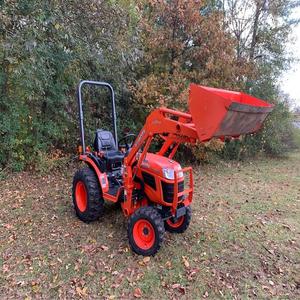 Tractor Kubota B2320 4WD Usado de Alto Estándar, 90HP para Agricultura, Tractor de Ruedas con Motor y Bomba, Apto para Granja, Precio Económico - Product Image 4