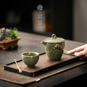 Service à thé Kung Fu en céramique avec théière, deux tasses et tasse de partage, glaçure verte, nouveau style chinois, pour la maison, le bureau ou les maisons d'hôtes. - Product Image 2