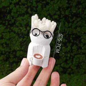 Venta al por mayor creatividad natural DIY adorno de cristal Groot muñeca con gafas cristal regalo de cumpleaños - Product Image 3